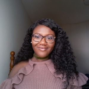 Meet your Posher, Alexis